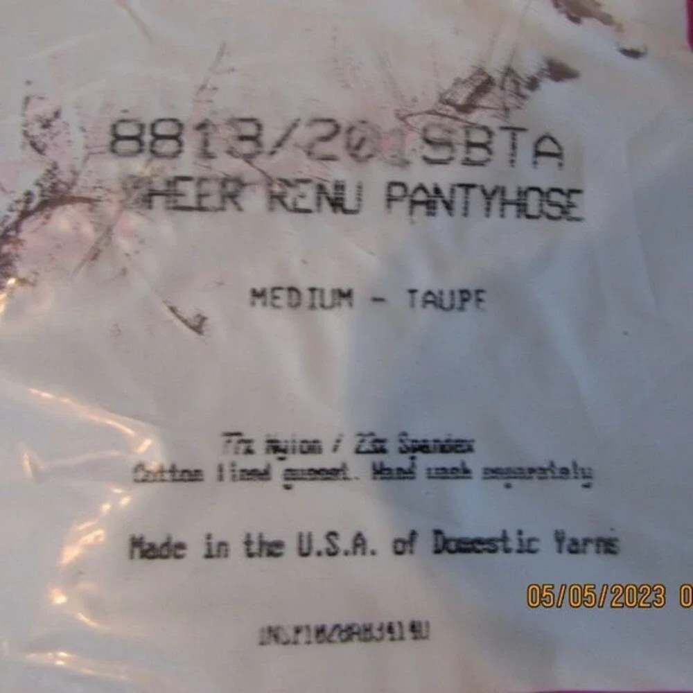 SILKIES PANTYHOSE SIZE MEDIUM TAUPE NEW MADE IN THE USA